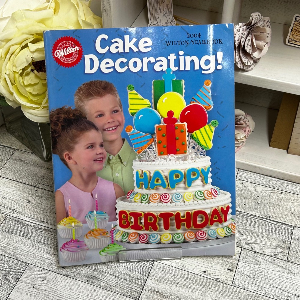 Wilton Cake Decorating 2004 Yearbook Vintage Book